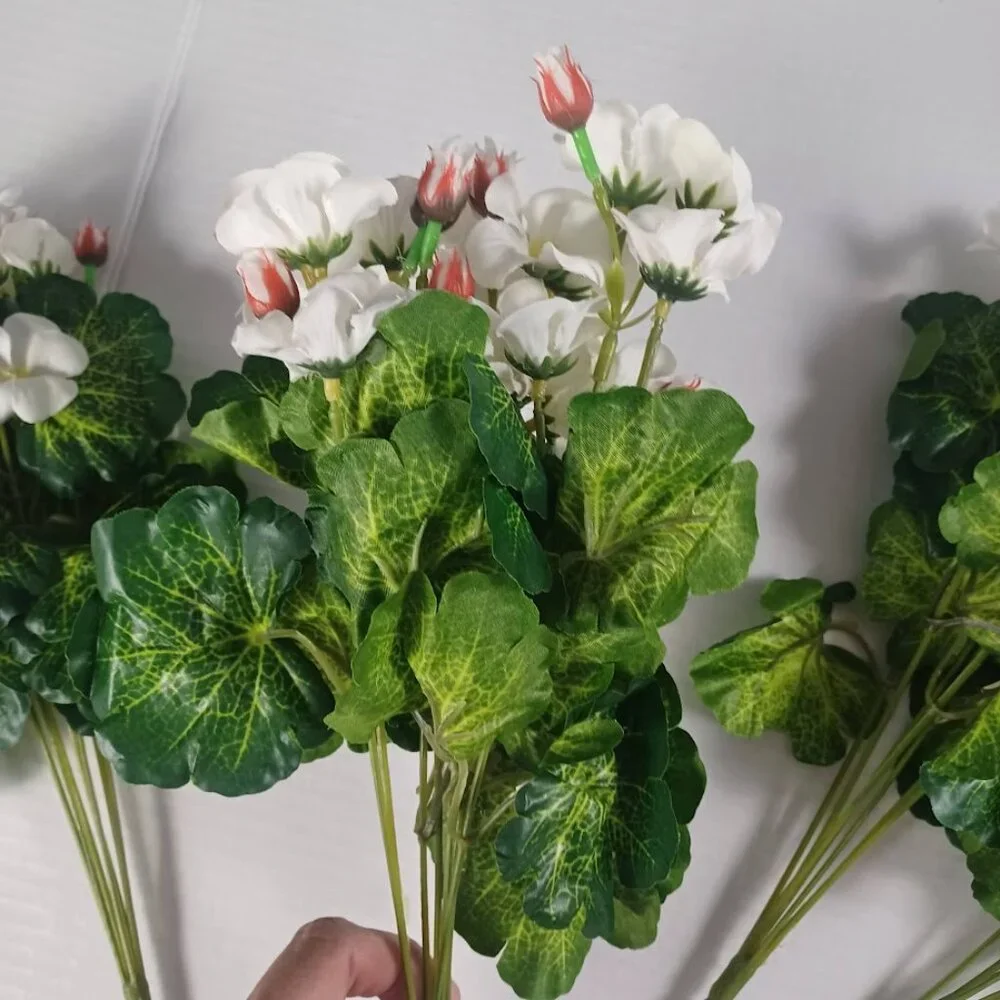 Mini Geraniums Artificial Faux Flowers -White -Set Of 4 -NEW -Floral Decoration